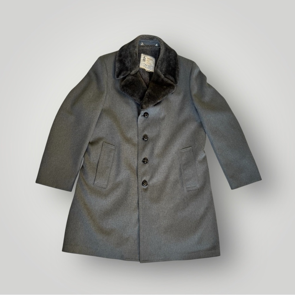 Vintage 70s/80s gray peacoat, Men’s 40 Long, gray faux fur collar and lining